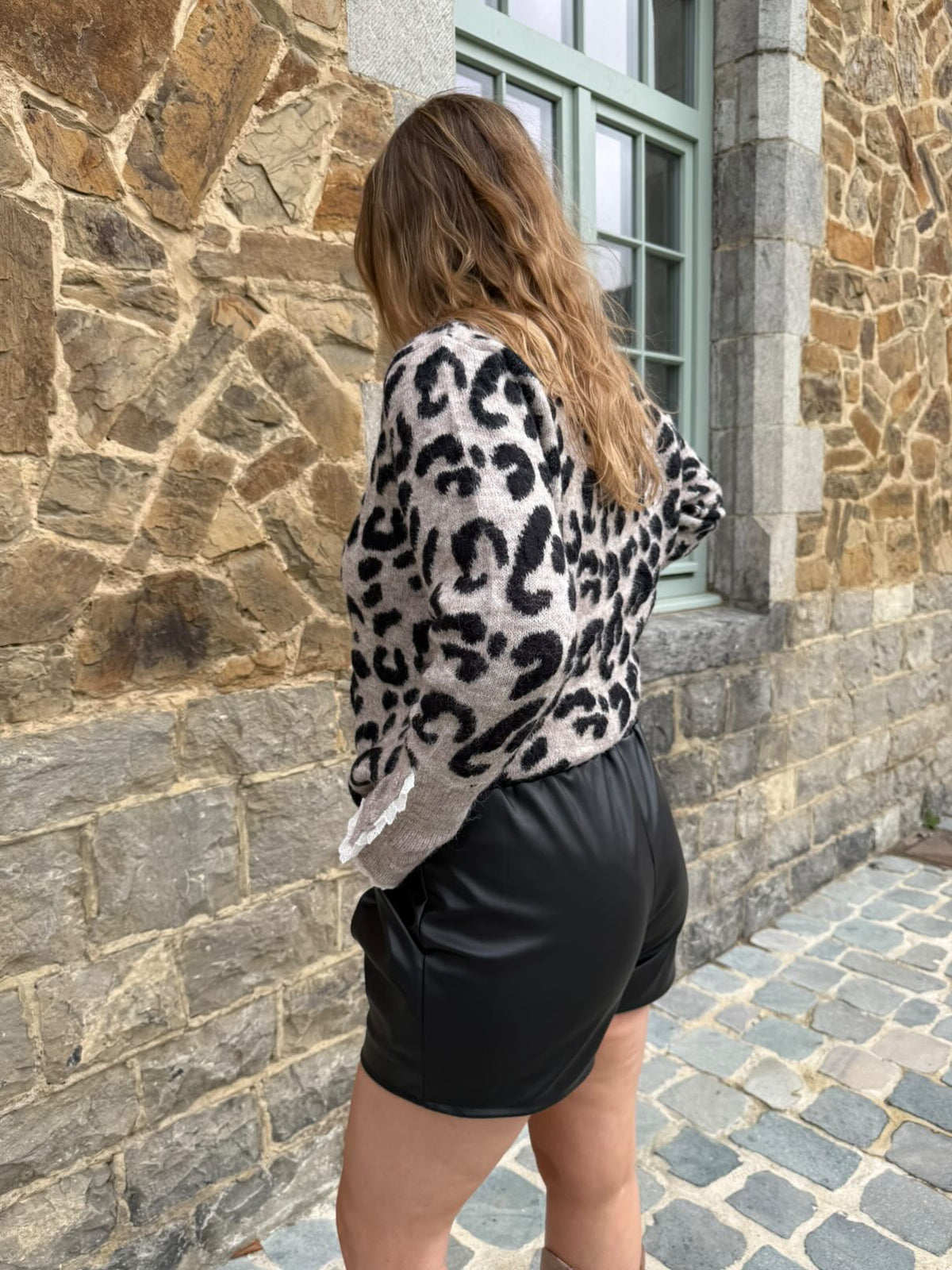 SHORT ROMY