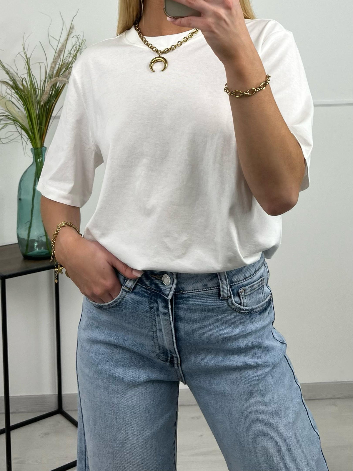 T-SHIRT ONLY FEELING