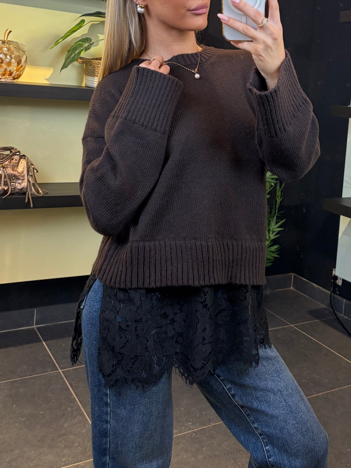 PULL ONLY CARLA BRUN