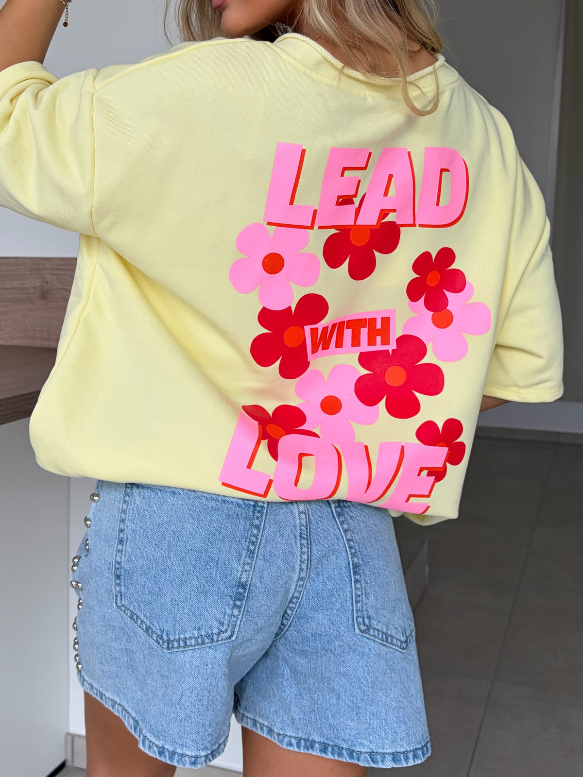 T-SHIRT LEAD