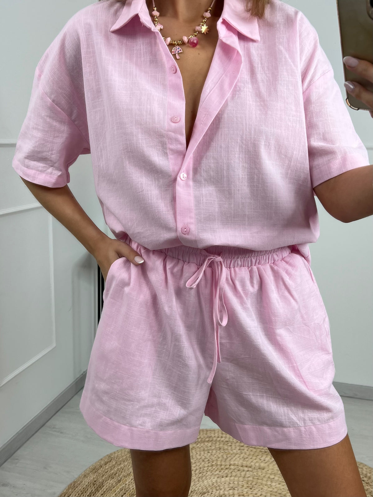 SHORT MYLA