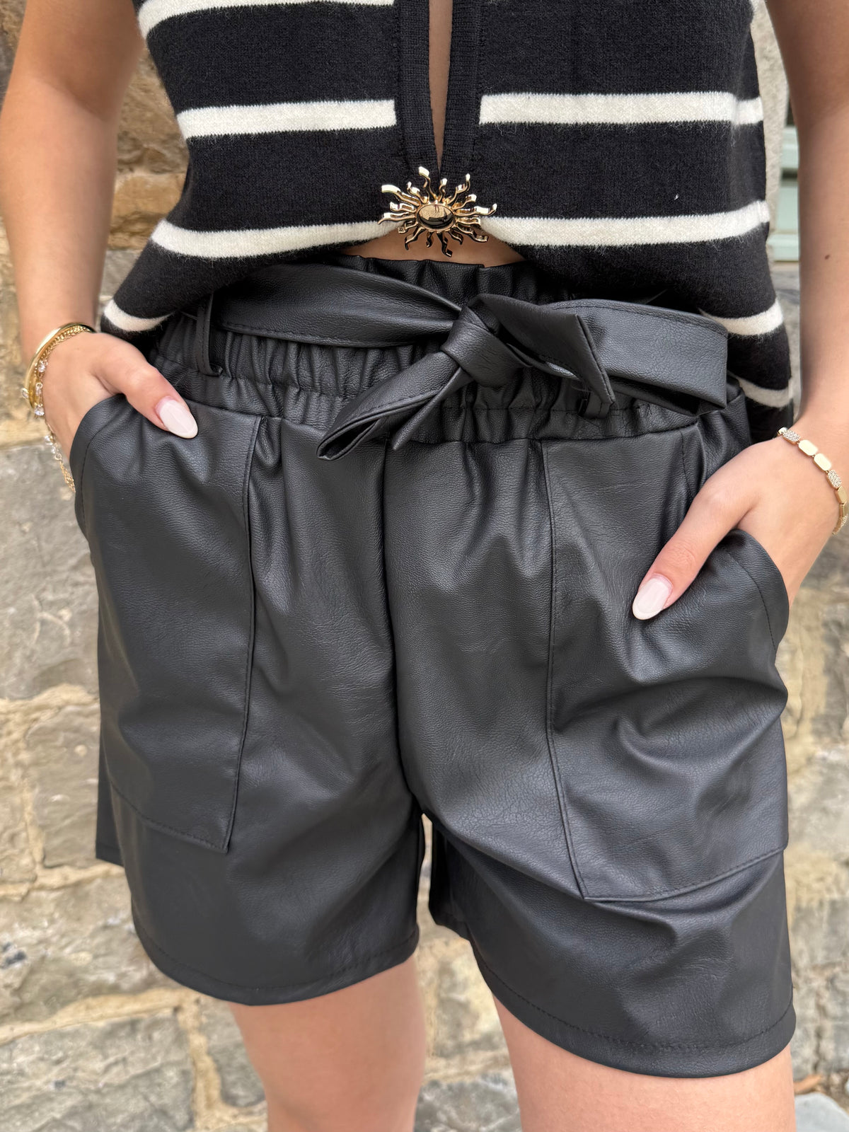 SHORT NAOMY