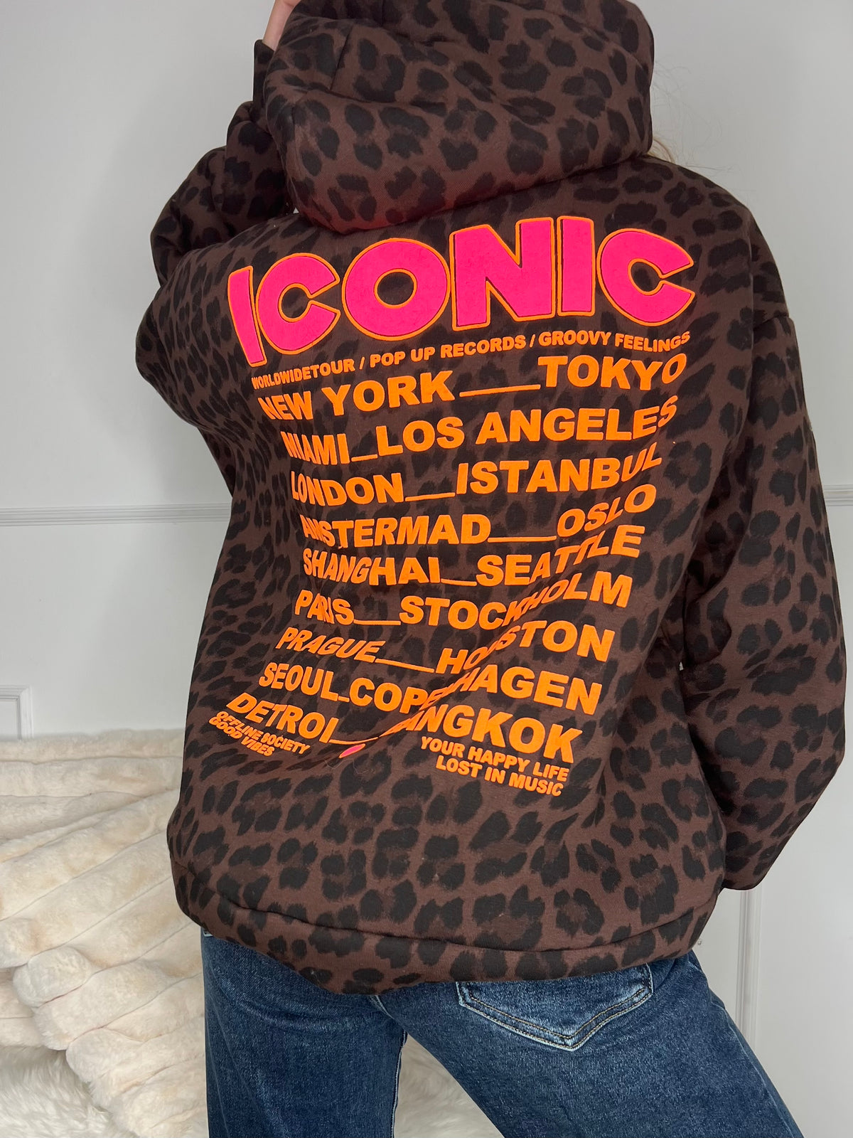 SWEAT ICONIC