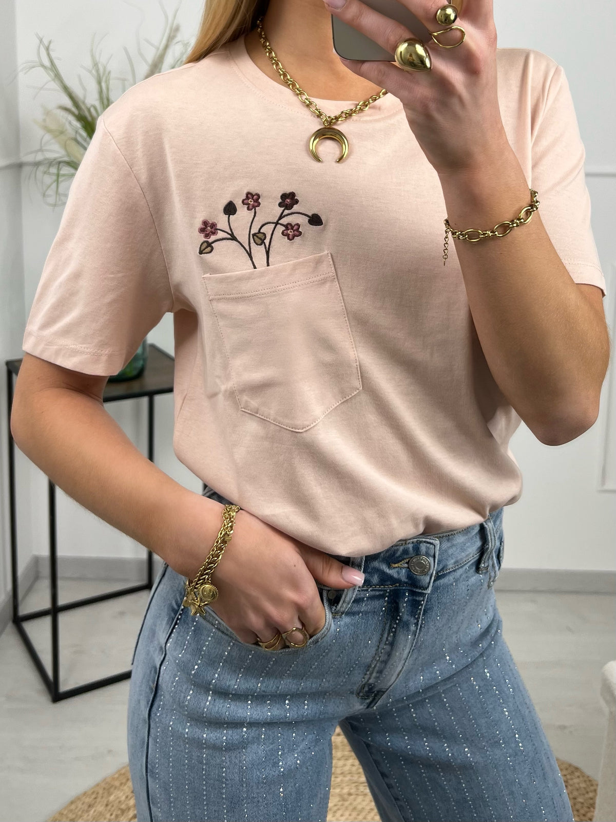 T-SHIRT ONLY FLOWERS