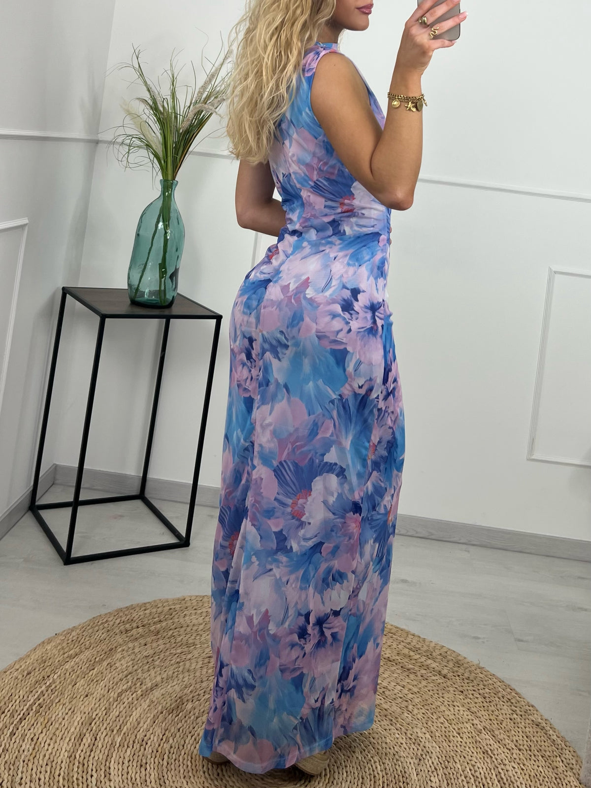 ROBE LETI