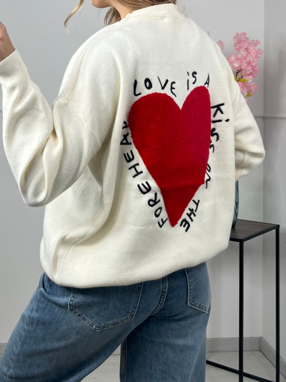 PULL KISS