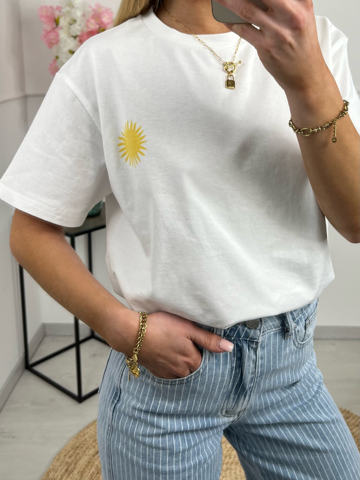 T-SHIRT GIRL