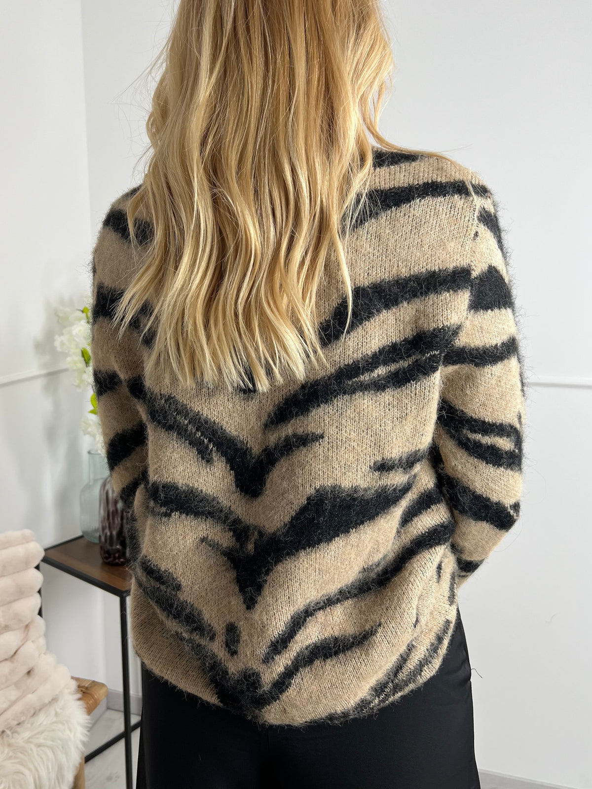 PULL ONLY  ZELIE
