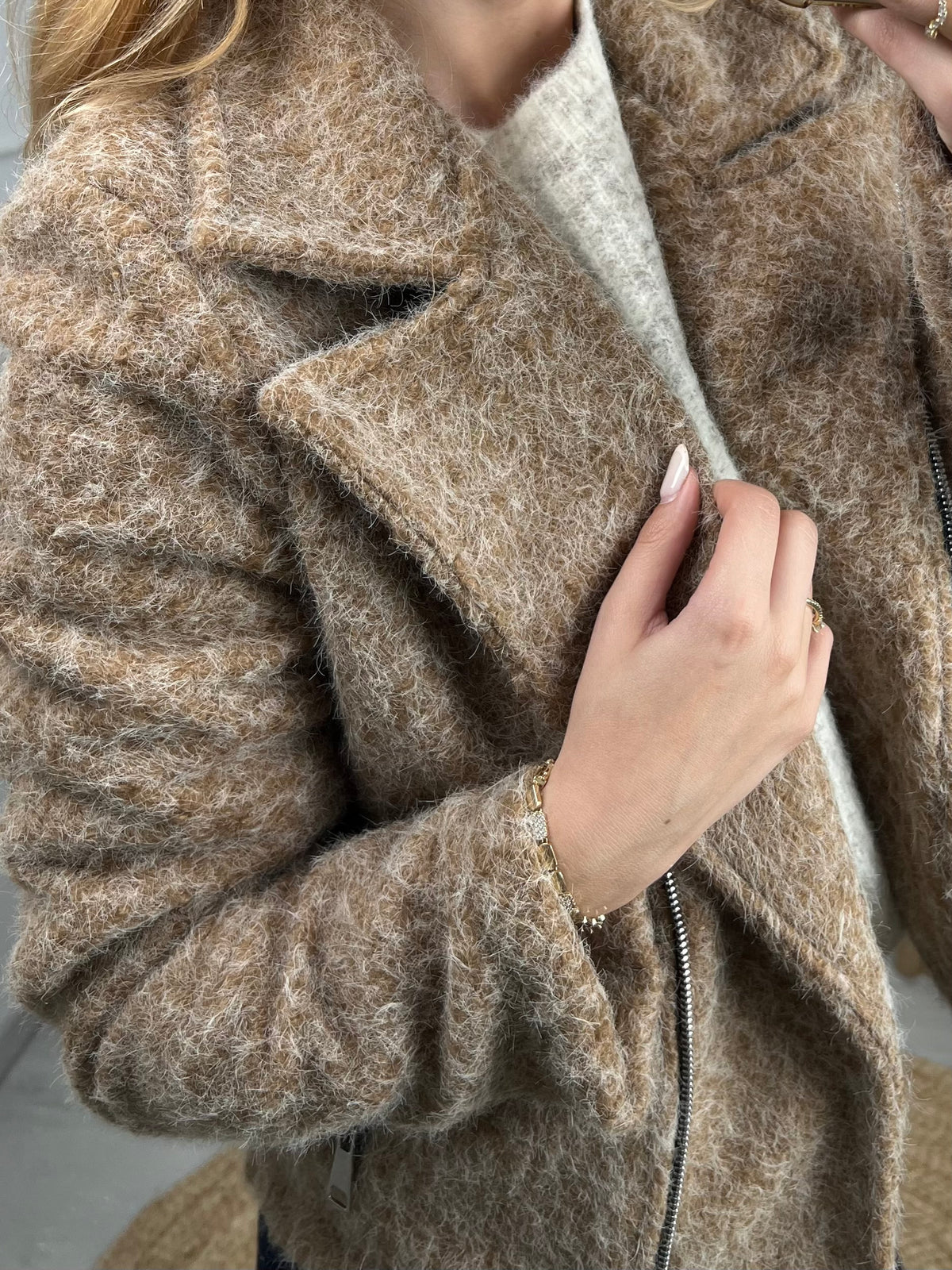 VESTE TACHIA