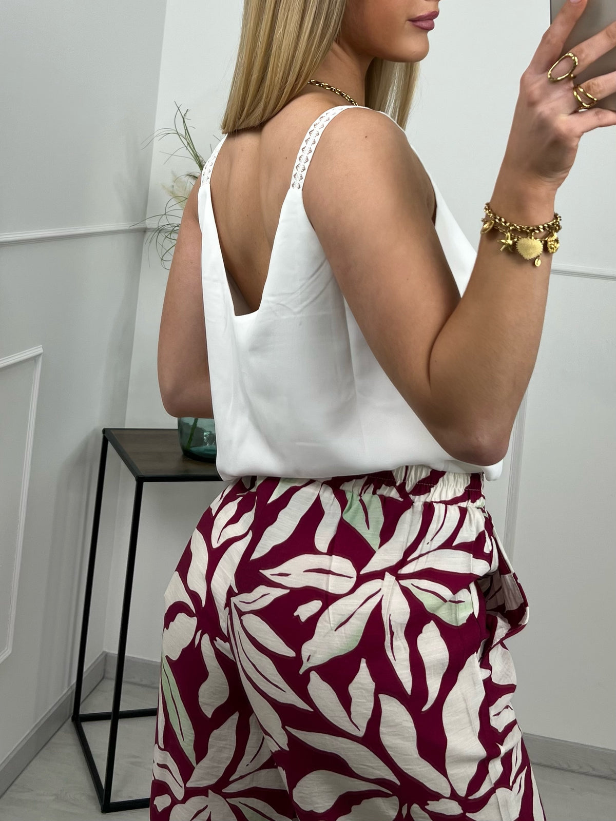 TOP TILLA