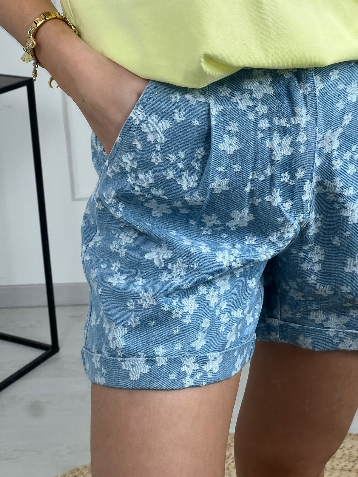 SHORT MAYA