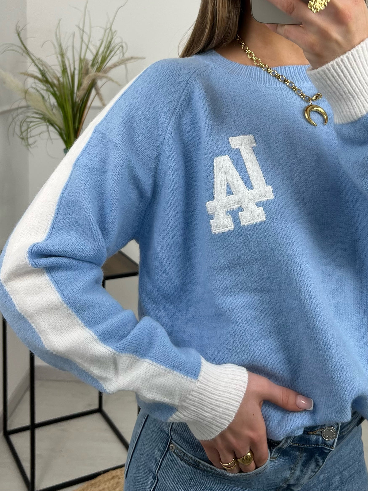JELANI SWEATER
