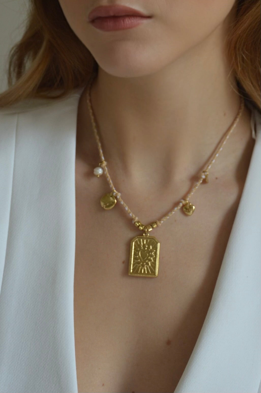 COLLIER