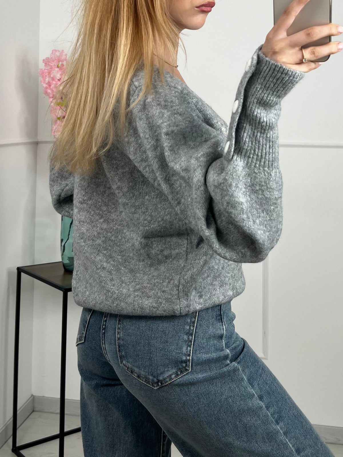 PULL ABOUT